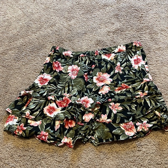 American Eagle | Floral Ruffle Skirt - Picture 3 of 3